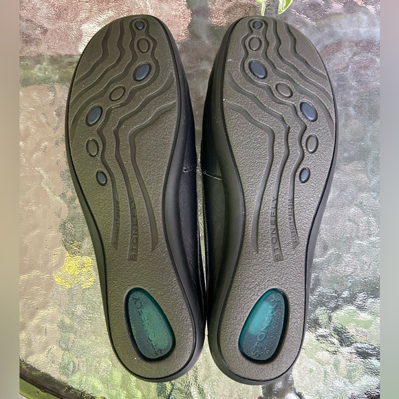 Stonefly | NWOT leather loafers slippers | size 7 - Picture 2 of 7